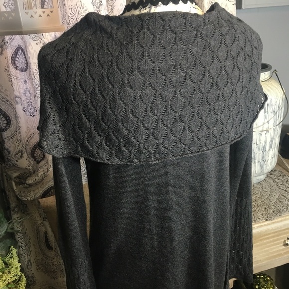 August Silk - Light weight lace knit cowl neck with lace knit sleeve cuffs. - Picture 9 of 11